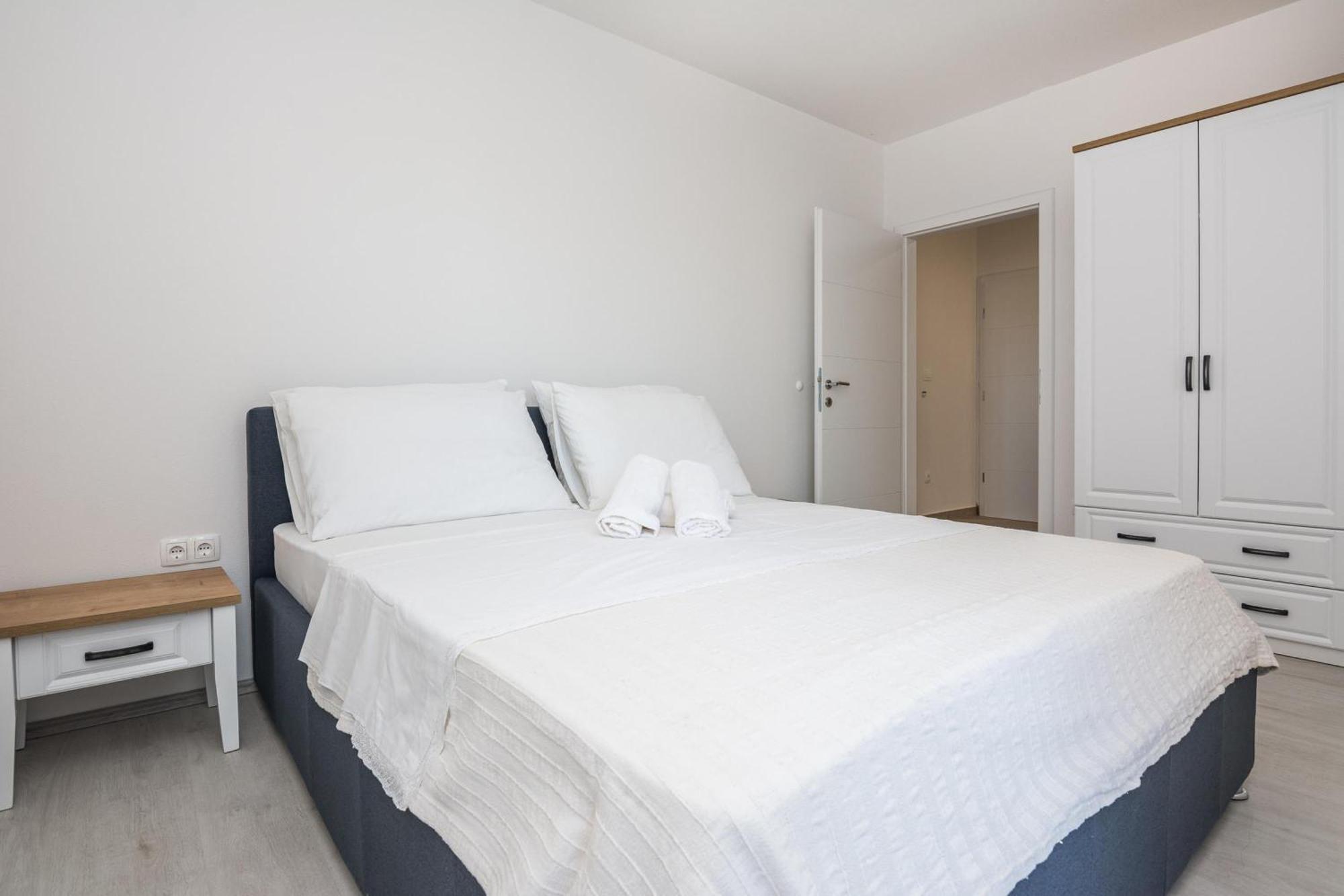 Pool Apartment Bakija 2 - Happy Rentals Pakostane Luaran gambar