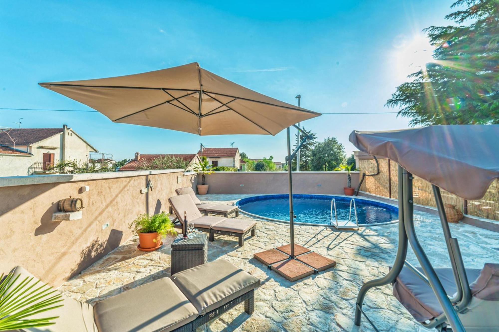 Pool Apartment Bakija 2 - Happy Rentals Pakostane Luaran gambar
