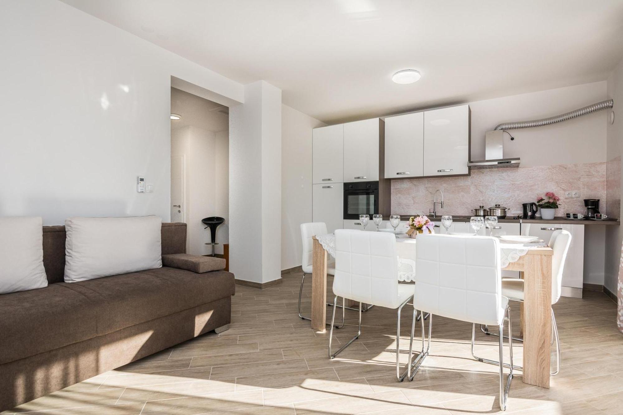 Pool Apartment Bakija 2 - Happy Rentals Pakostane Luaran gambar